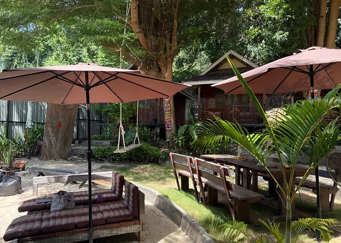 Tipthong Hut - Tropic Garden Resort
