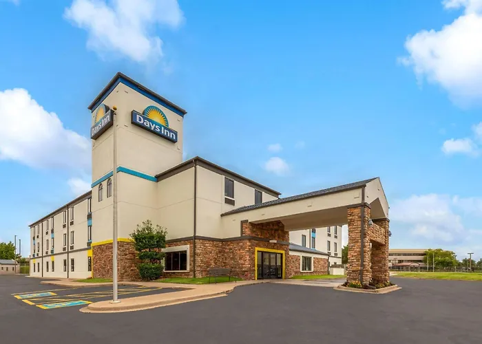 3 star hotel: Days Inn By Wyndham Tulsa Central