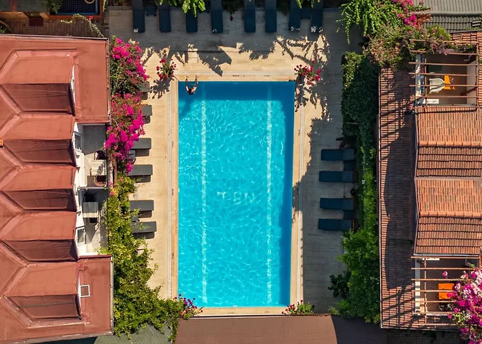 Ten Apart Hotel