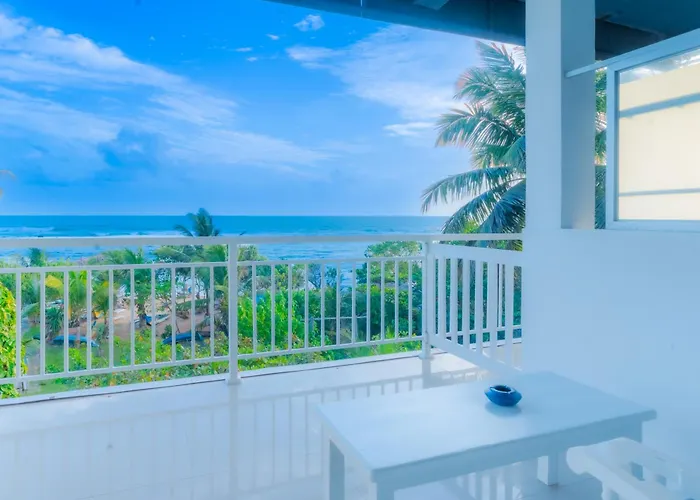 Beachmirissa Hotel