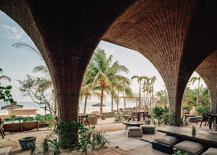 Luxury hotel only: Nomade Temple Holbox