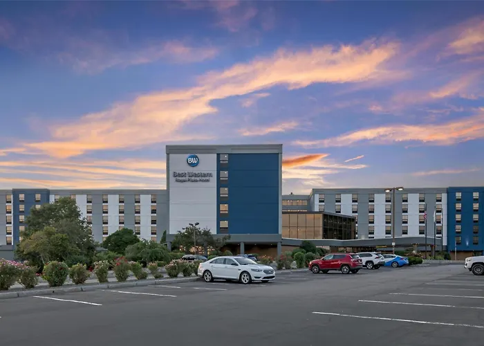 3 star hotel: Best Western Royal Plaza Hotel And Trade Center