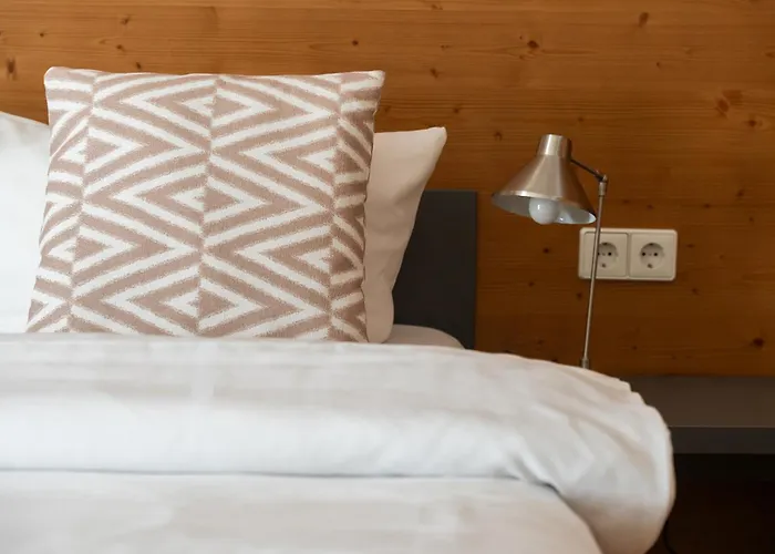 Hotel Am CampusZwei Komfortable Doppelzimmer&Apartments Mit Küche Zentral In Ludwigsburg Ideal Für Business&Langzeitaufenthalte 24h Check In Kinder Bis 14 Jahre Übernachten Kostenlos
