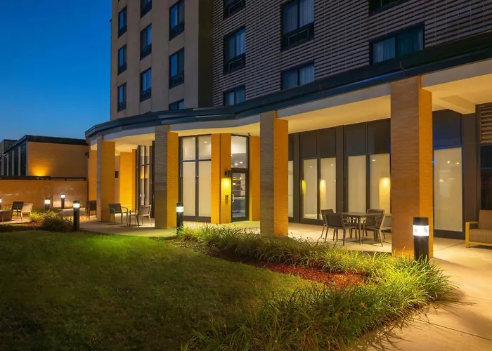 Pet Friendly hotel: Courtyard Boston-South Boston