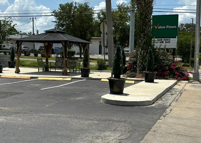 Motel: Shamrock Cove Inn