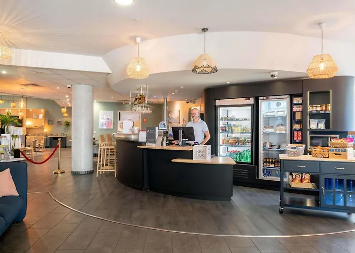 Luxury hotel only: Novotel Suites Cannes Centre