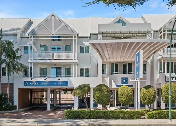 Beach hotel: Broadwater Resort Como