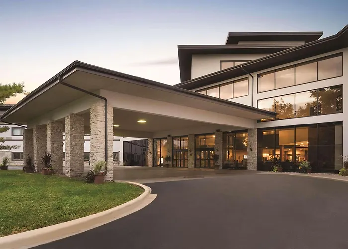 Pet Friendly hotel: Oneida Casino Hotel