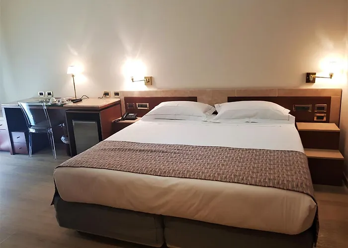 Hotel con tennis: Astra Hotel