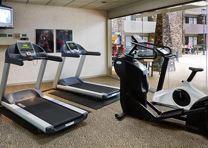 Bismarck Hotel And Conference Center