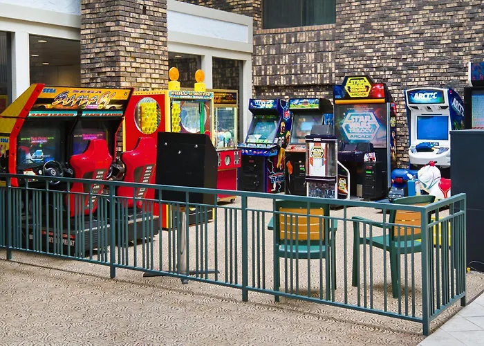 Bismarck Hotel And Conference Center