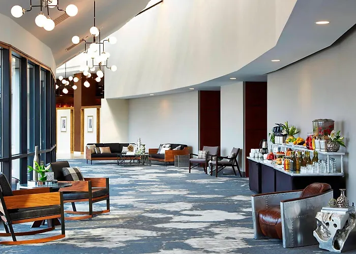 Renaissance St. Louis Airport Hotel