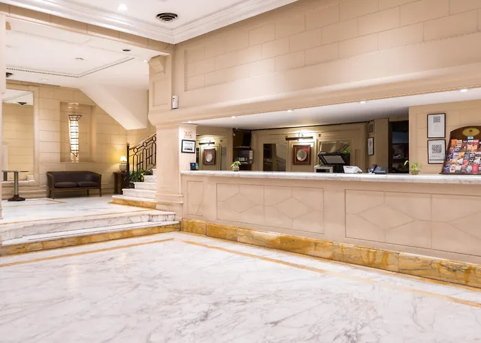 Exe Hotel Colón