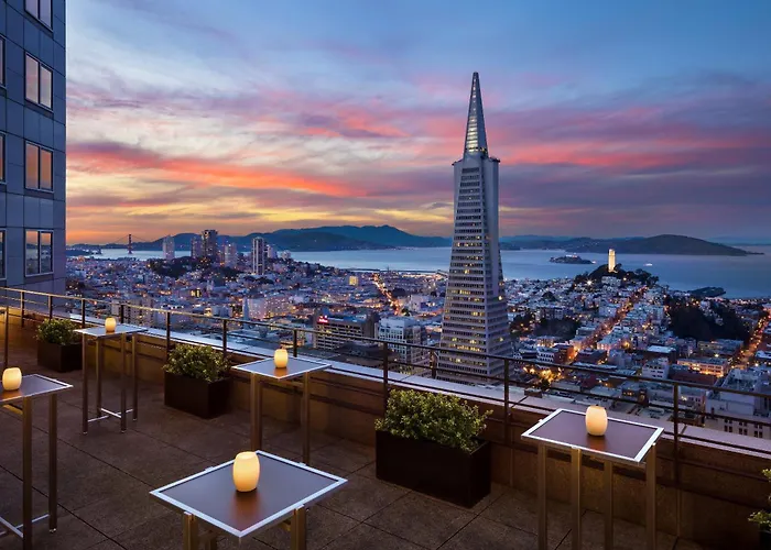 Hotel 5 estrelas: Four Seasons Hotel San Francisco At Embarcadero