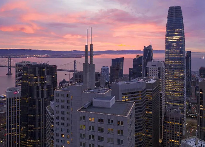 Hotel 5 estrelas: Four Seasons Hotel San Francisco At Embarcadero