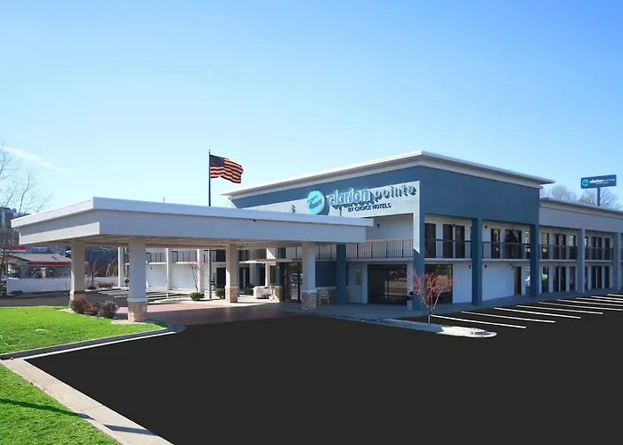 Hotel near College: Clarion Pointe Statesville