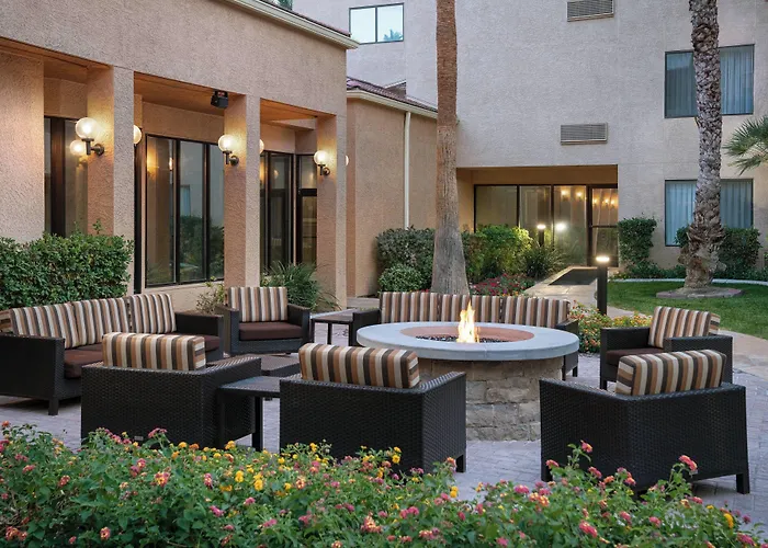 Pet Friendly hotel: Courtyard By Marriott Las Vegas Convention Center