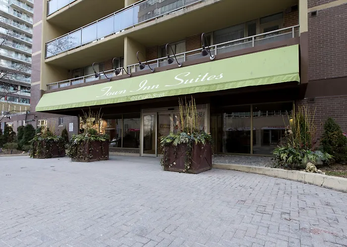 Motel: Town Inn Suites Hotel