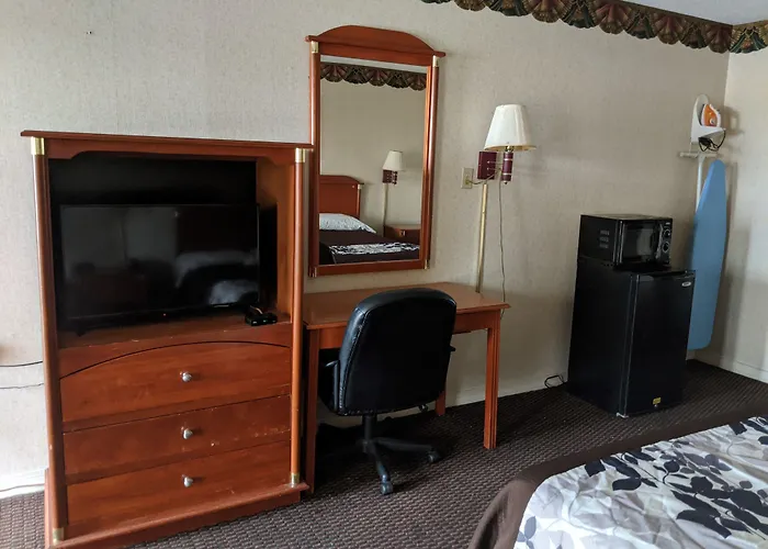 Motel: Key West Inn - Montgomery South