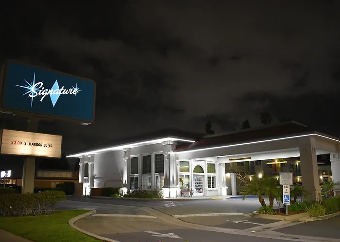 Signature Anaheim Maingate