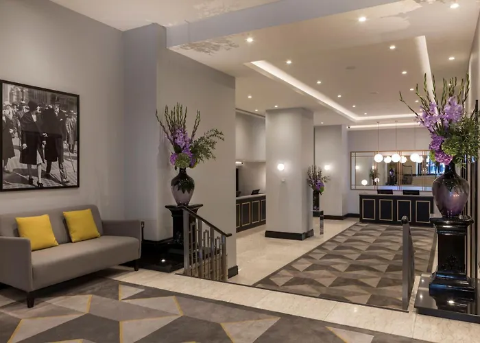 Hotel familiar: The Cavendish London