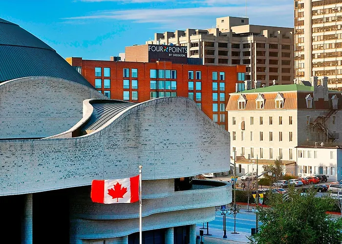 Hotel with pool: Four Points By Sheraton Hotel & Conference Centre Gatineau-Ottawa