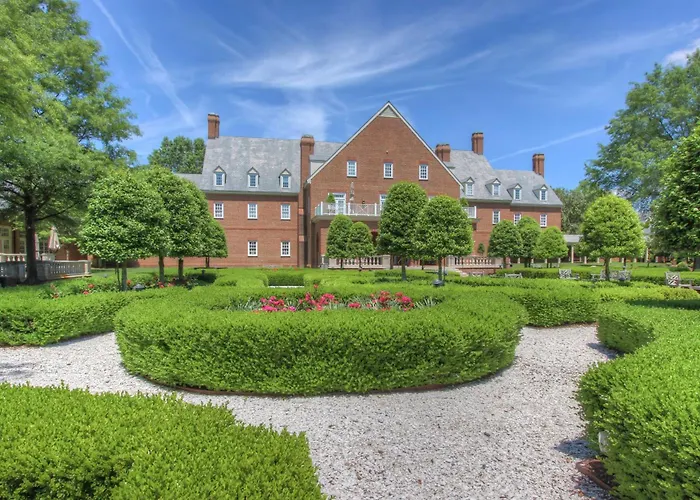 Waterpark hotel: The Founders Inn & Spa Tapestry Collection By Hilton
