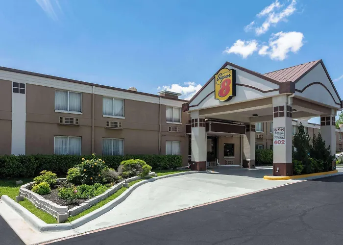 Super 8 By Wyndham Grand Prairie North