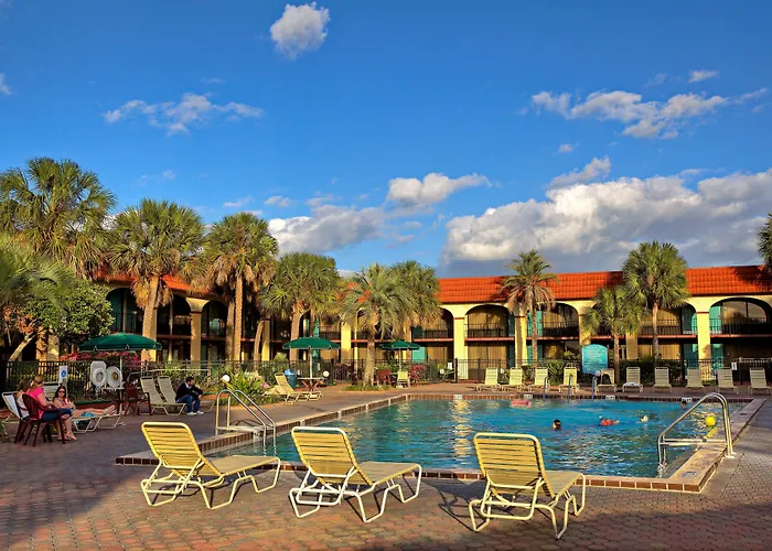 Maingate Lakeside Resort