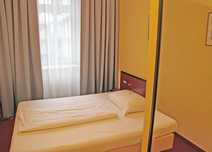 Cheap hotel: Hotel Fuerst Metternich