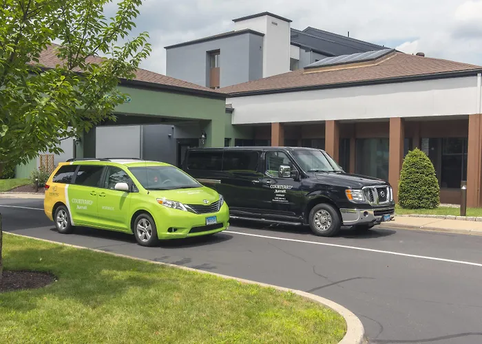 Courtyard By Marriott Norwalk