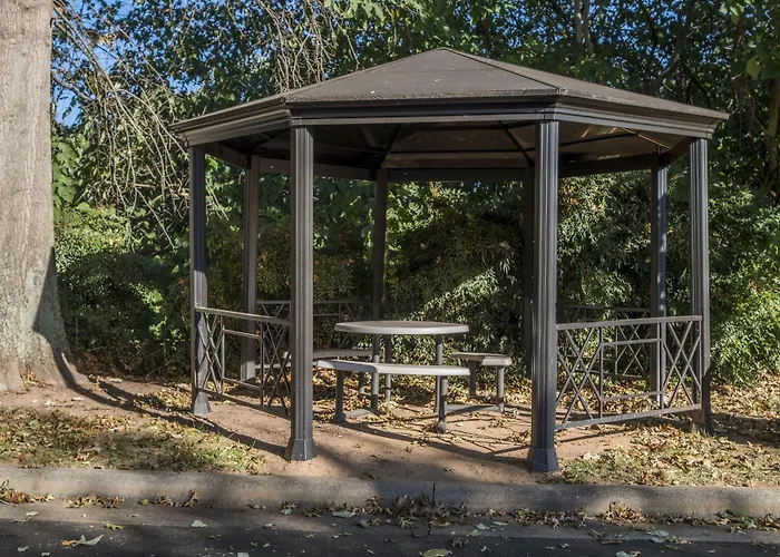 Cheap hotel: Red Roof Inn Hickory