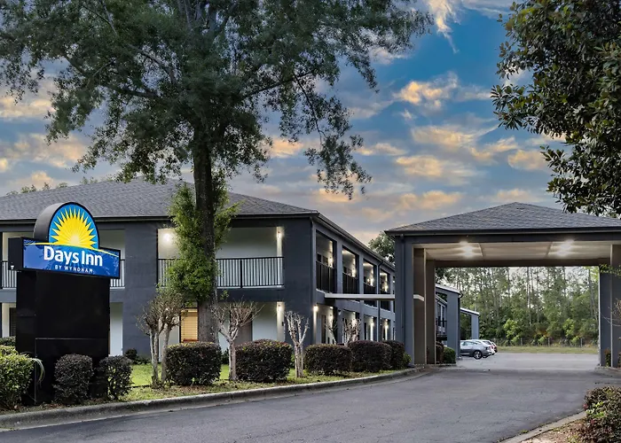 Days Inn By Wyndham Pensacola I-10