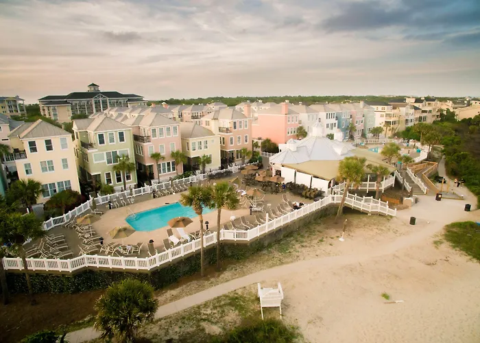 Beach hotel: Wild Dunes Resort - Sweetgrass Inn And Boardwalk Inn