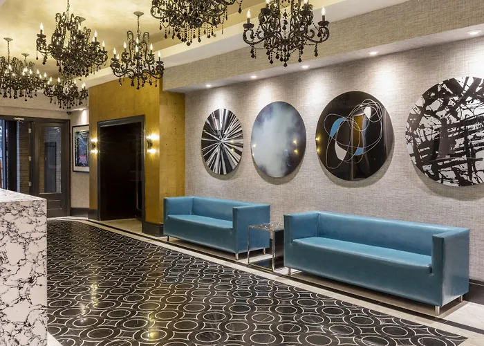 Hotel: Square Hotel At Times Square
