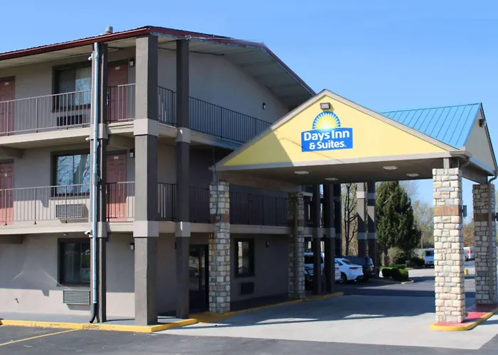 Motel: Days Inn & Suites By Wyndham Springfield On I-44