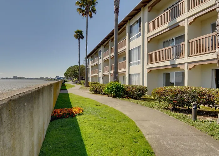 Central hotel: Vagabond Inn Executive Sfo