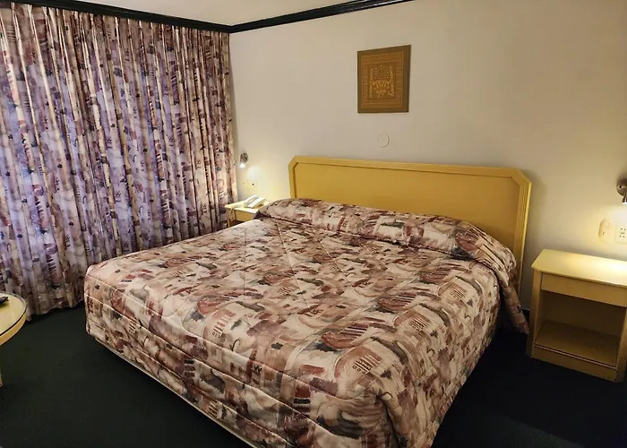 Cheap hotels Plaza Mayor