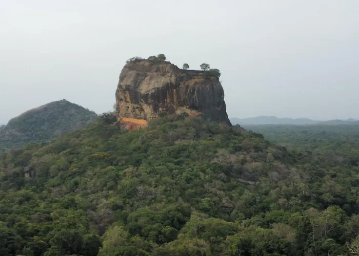 Pet Friendly hotel: Royal Rock Sigiriya