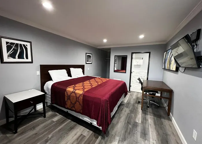Cheap hotels Aqua Inn