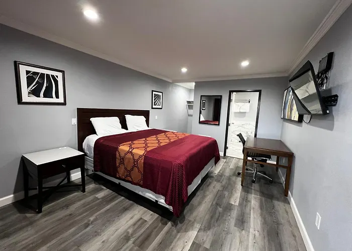 Cheap hotels Aqua Inn