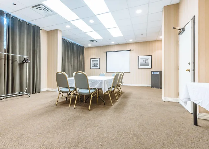 Cheap hotel: Best Western Plus Vancouver Airport Hotel