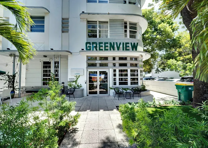Greenview Hotel By Lowkl