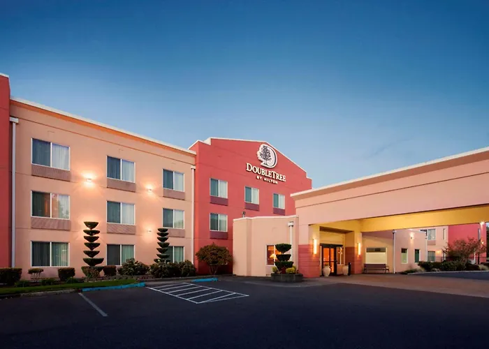Luxury hotel only: Doubletree By Hilton Vancouver