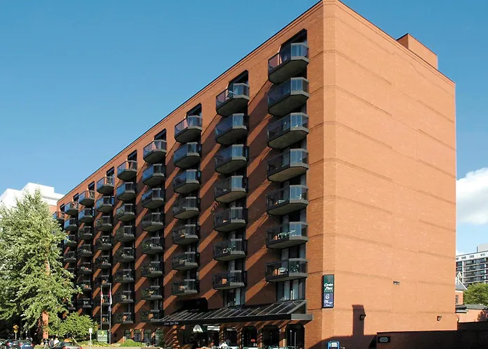 Family Hotel: Cartier Place Suite Hotel