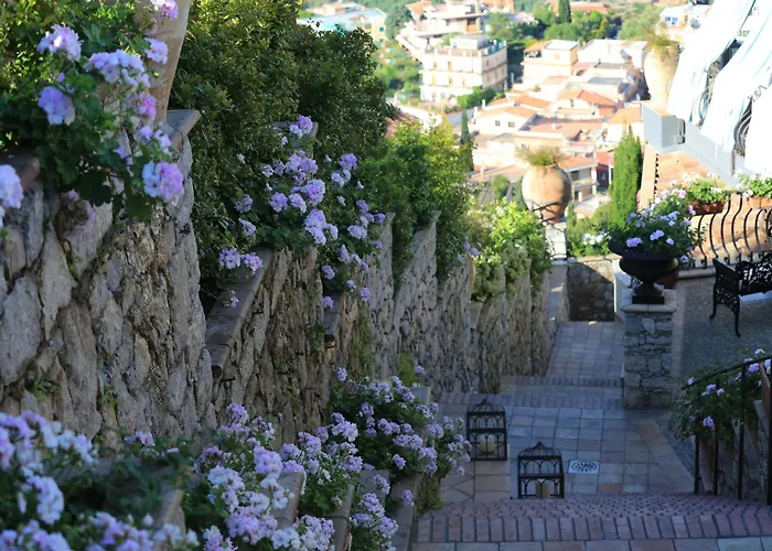 Hotel with Tennis: Hotel Villa Ducale