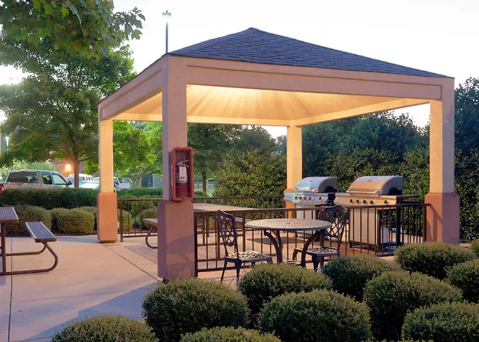 Hotels with tennis Sonesta Simply Suites Jacksonville