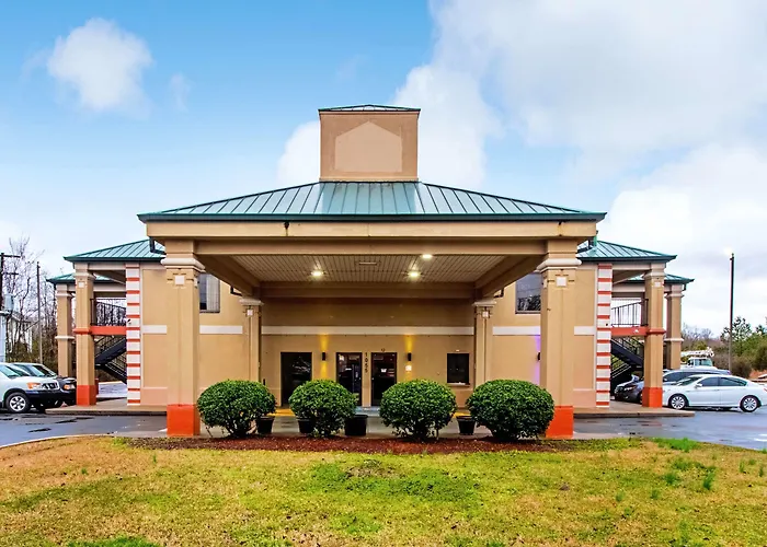 Quality Inn & Suites Dickson