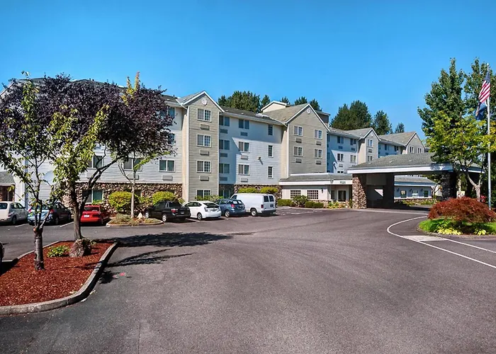 B&B only: Country Inn & Suites By Radisson, Portland International Airport, Or