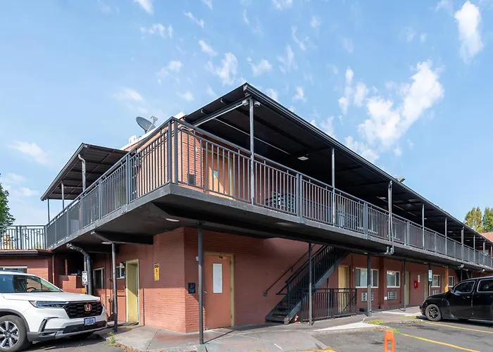 Banfield Studios By Oyo Or